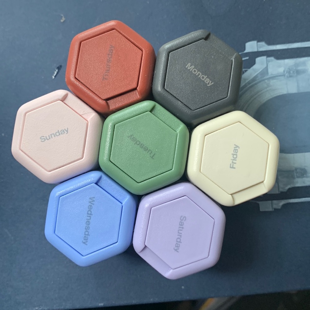 Cadence magnetic containers